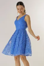 V Yaka Astarlı Dantel Elbise