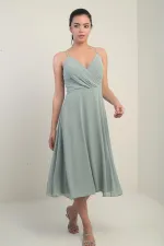 Kadın İp Askılı Kruvaze Yaka Astarlı Arkası Bağcıklı Kloş Şifon Elbise