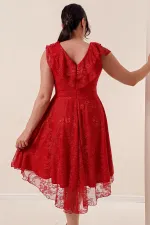 Robe BB en dentelle à col mouchoir et doublée