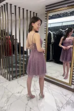 Robe courte en tulle à bretelles et doublure lacée pour femme