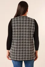 Gilet en tricot grande taille à poches et motifs écossais avec boutons métalliques sur le devant
