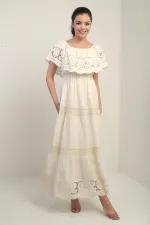 Robe longue doublée à encolure Madonna pour femme, ornée de dentelle et de broderies.