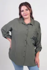 Kadın Kol Katlamalı Çiçek Aplikeli Yanları Yırtmaçlı Büyük Beden Gömlek