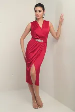Robe en crêpe satin plissée à encolure cache-cœur et ceinture, pour femme