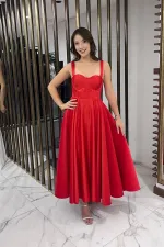 Kadın Askılı Sırtı İpli Korsajlı Saten Kloş Midi Elbise