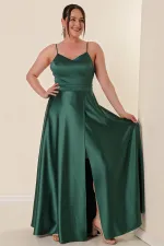 Robe longue en satin grande taille, sans bretelles, doublée et fendue sur le devant
