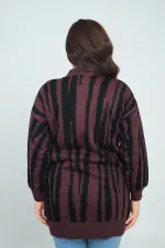 Pull tunique rayé grande taille pour femme, boutonnée sur le devant, ornée de paillettes et d'un col orné de détails, en maille.