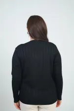 Chemisier grande taille à rayures et imprimé pierre sur le devant, col en V, en maille côtelée à fil froid.