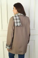 Trench-coat croisé pour femme avec boutons dissimulés sur le devant et poches