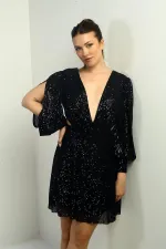 Robe courte évasée à sequins doublée, décolleté en V devant et dos, taille marquée, pour femme
