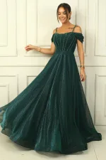 Robe longue à bretelles, manches basses, détails perlés, doublée et scintillante