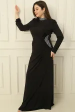 Robe longue hijab grande taille avec col et côtés ornés de pierres, doublée et froncée