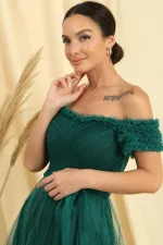 Yakası Ve Kolları Fırfırlı Kuşaklı Astarlı Uzun Tül Elbise