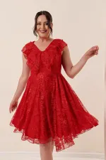 Robe BB en dentelle à col mouchoir et doublée