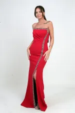 Robe longue en crêpe à doublure ornée de pierres et drapée sur le devant