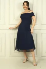 Robe Madonna à encolure Madonna, jupe plissée en mousseline doublée et doublée