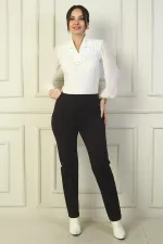 Pantalon classique pour femme, taille élastique, poches latérales, entièrement en Lycra, jambes renforcées.