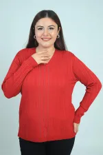 Chemisier grande taille à rayures et imprimé pierre sur le devant, col en V, en maille côtelée à fil froid.