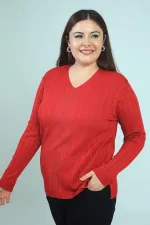 Chemisier grande taille à rayures et imprimé pierre sur le devant, col en V, en maille côtelée à fil froid.