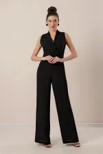 Combinaison cache-cœur ornée de perles et de broderies