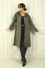 Trench-coat à capuche pour femme avec poches latérales et boutons sur le devant