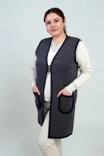 Kadın Önü 3 Düğmeli Cepli Mini Üçgen Desen Büyük Beden Uzun Triko Yelek Kadın Önü 3 Düğmeli Cepli Mini Üçgen Desen Büyük Beden Uzun Triko Yelek