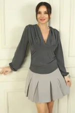 Kadın V Yaka Büzgülü Kol Uçları Lastikli Likralı Bluz