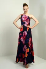 Kadın Tek Omuz Yandan Pencereli Büyük Çiçek Desenli Uzun Krep Saten Elbise