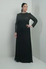 Robe longue en mousseline grande taille pour femme, ornée de sequins et de perles, doublée et drapée à la taille avec un motif floral.