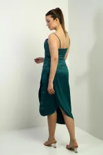 Robe midi asymétrique à bretelles, drapée et doublée pour femme