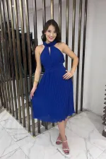 Robe en mousseline doublée et entièrement plissée