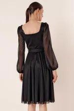 Kare Yaka Kemerli Balon Kol Astarlı Simli Elbise