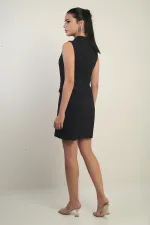 Women's Sleeveless Short Dress with Double Pockets and Button Detail