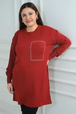 Tunique en maille grande taille pour femme, avec une poche avant et un imprimé pierre.