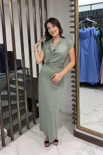 Robe longue pour femme avec col en V et détail de boucle, en Lycra