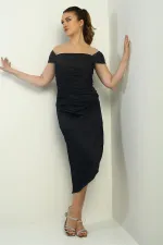 Robe courte asymétrique drapée en satin à encolure Madonna pour femme