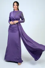 Robe hijab en crêpe satin doublée, ornée de pierres et froncée sur le devant