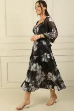 Madonna Yaka Astarlı Çapraz Bağlamalı Çiçekli Kruvaze Şifon Elbise