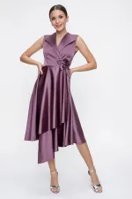 Robe en satin à lacets et à double boutonnage