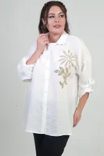 Chemise grande taille pour femme avec fentes latérales, applications florales et manches repliées