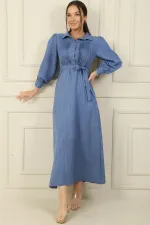 Robe longue à ceinture et taille côtelée, boutonnée sur le devant