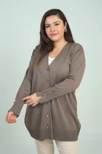 Kadın Kolları Düğme Detaylı Zımbalı Büyük Beden Uzun Hırka