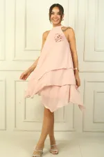 Robe asymétrique en mousseline de soie doublée à col licou pour femme