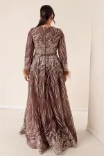 Robe de soirée longue pailletée grande taille avec manches à plumes et doublure