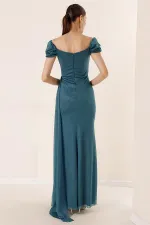 Robe longue doublée à paillettes et à manches courtes plissées sur le devant