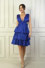 Kadın Ön Arka V Yaka Bel Dekolteli Astarlı Katlı Saten Kısa Elbise