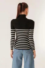 Blazer Çizgili Omzu Süs Düğmeli Boğazlı Kazak