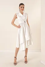 Robe en satin à encolure cache-cœur et laçage