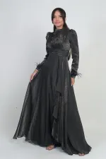 Robe longue évasée pour femme en mousseline Griter avec devant drapé, détails à volants, doublure et manches à plumes.