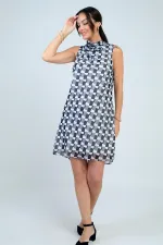 Robe courte en mousseline doublée à motifs et col en V pour femme